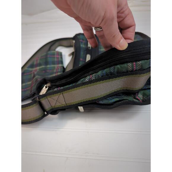 LeSportsac Deluxe Everyday Bag Expandable Green Plaid Pouch - Picture 8 of 9